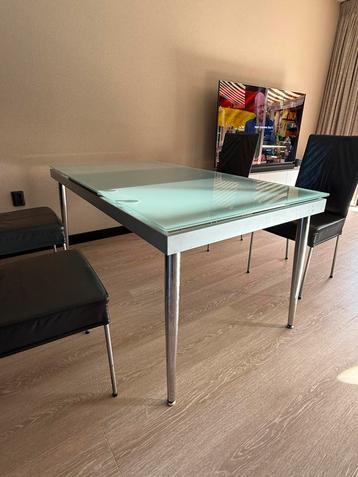 Eetkamertafel glas, verlengbaar. beschikbaar voor biedingen