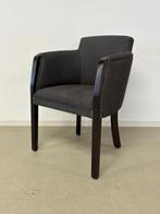 Degelijke armstoel in stof, Huis en Inrichting, Fauteuils, Ophalen, Gebruikt, Minder dan 75 cm, Klassiek / Engels