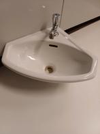 Hoekfontein met kraan, Zo goed als nieuw, Minder dan 100 cm, Wasbak of Wastafel, 25 tot 50 cm