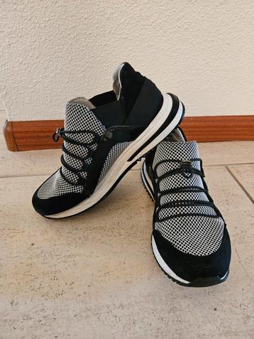 Marccain sneakers maat 38 NIEUWSTAAT beschikbaar voor biedingen
