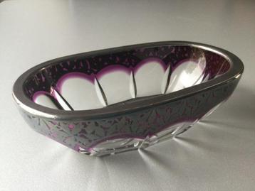 Antiek haarspeldenbakje van "silver overlay" glas beschikbaar voor biedingen