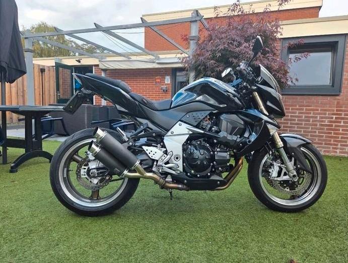 Overcomplete kawasaki Z1000 lage km's sport uitlaat etc, Motoren, Motoren | Kawasaki, Particulier, Naked bike, meer dan 35 kW