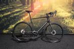 Cube Attain C:62 carbon racefietsen met Shimano 105 Disc