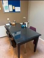 Mooie Zwarte Eettafel met glazenplaat met 4 Stoelen, Huis en Inrichting, Tafels | Eettafels, Ophalen, Gebruikt, 100 tot 150 cm