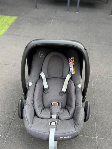 Maxi cosi autostoeltje beschikbaar voor biedingen