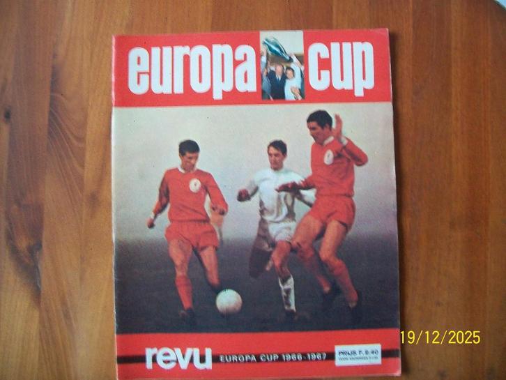 Revu magazine Voetbal 68, Verzamelen, Sportartikelen en Voetbal, Zo goed als nieuw, Boek of Tijdschrift, Ajax, Verzenden