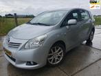 Toyota Verso 2.2 D-4D Panoramic/ AUTOMAAT/ AIRCO/ EURO 5/ BJ, Auto's, Toyota, Te koop, Zilver of Grijs, Geïmporteerd, 1570 kg