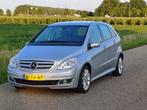 Mercedes-Benz B-Klasse 200 Turbo /Clima/Trekh/Hout/Parkh. v+, Auto's, 65 €/maand, Gebruikt, 4 cilinders, Leder en Stof