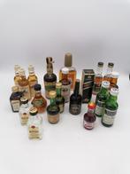 Miniatuur Alcohol flesjes, vol . Collectie jaren 60/70 & 80, Verzamelen, Complete verzamelingen en Collecties, Ophalen of Verzenden