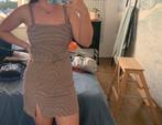 Jurkje Pull & Bear, Kleding | Dames, Jurken, Ophalen of Verzenden, Zo goed als nieuw, Boven de knie, Rood
