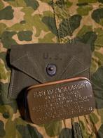 Tweede wereldoorlog US first aid kit met pouch 1944 (1), Ophalen of Verzenden, Landmacht, Amerika, Overige typen