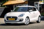 Suzuki Swift 1.2 Comfort I Parelmoer Wit I LM Wiel I Camera, Auto's, Voorwielaandrijving, 4 cilinders, 400 kg, Bedrijf