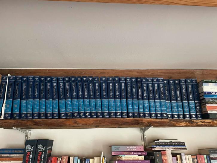 Encyclopaedia Britannica Compleet + Jaarboek 2000, Boeken, Encyclopedieën, Zo goed als nieuw, Complete serie, Algemeen, Ophalen