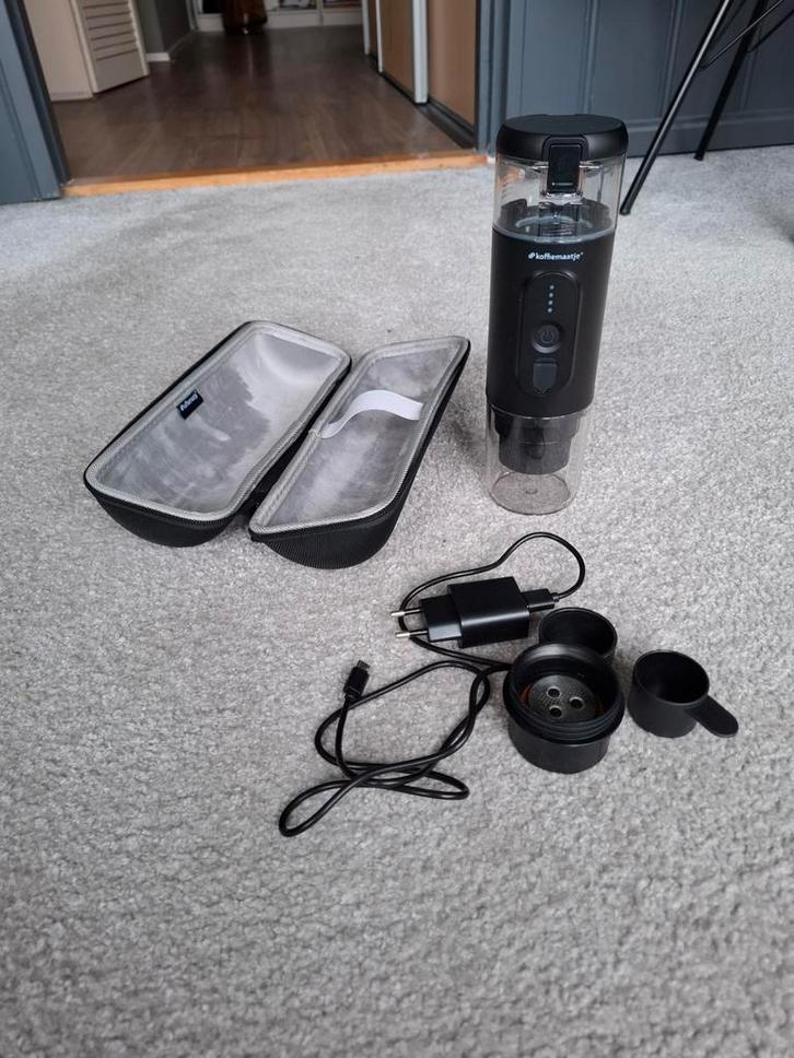 Koffiemaatje - Draagbare Espresso Machine, Witgoed en Apparatuur, Koffiezetapparaten, Zo goed als nieuw, Gemalen koffie, Koffiepads en cups