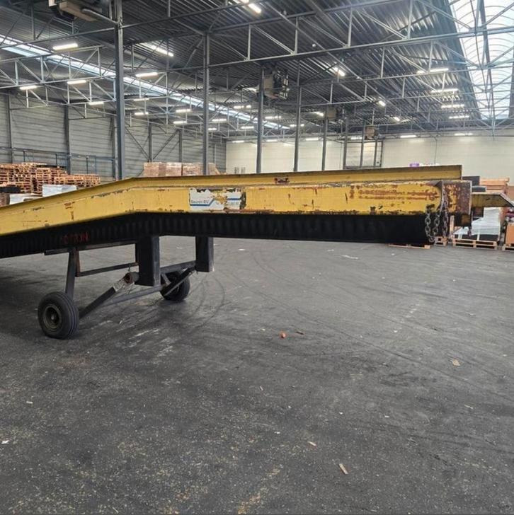 Laadbrug met uniek systeem 10Ton, Zakelijke goederen, Kantoor en Winkelinrichting | Magazijn, Stelling en Opslag, Ophalen