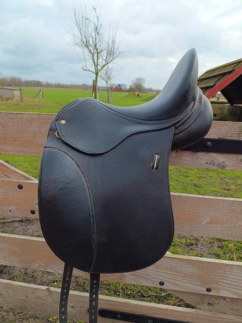 Zadel, Dieren en Toebehoren, Paarden en Pony's | Zadels, Zo goed als nieuw, Dressuur, Ophalen of Verzenden