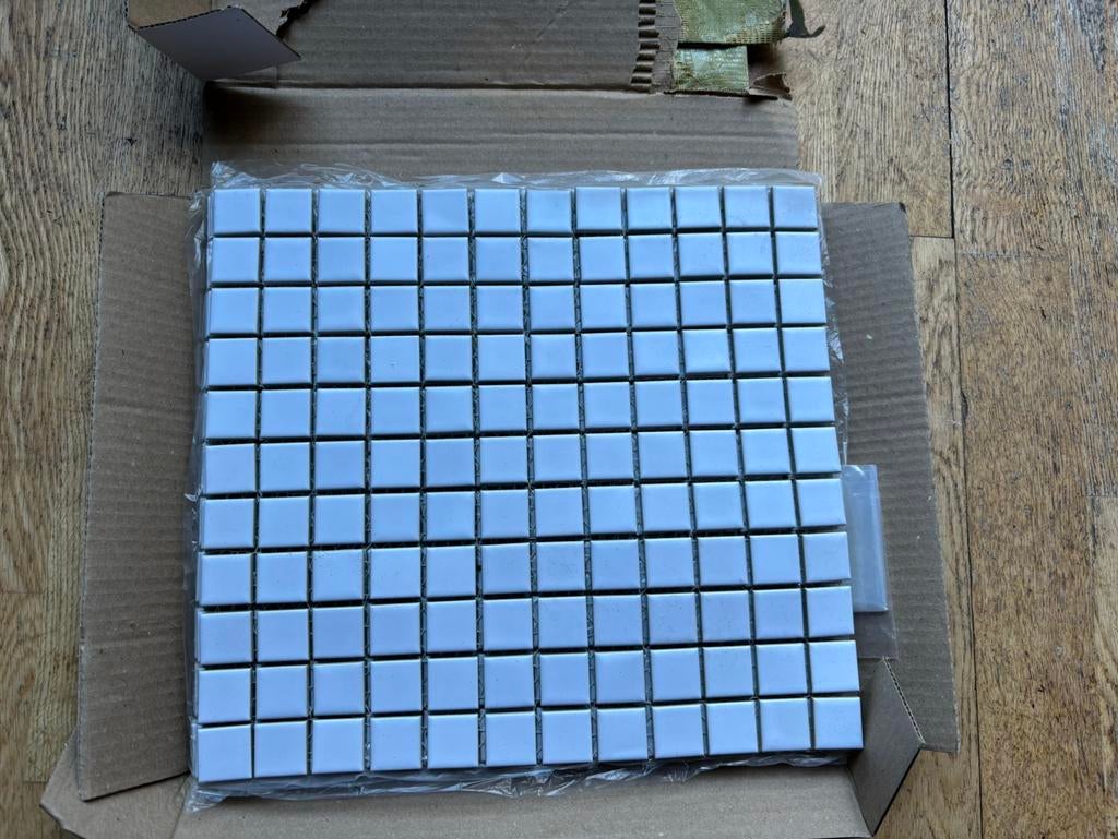 Tegelvel wit glans  30cm x 32cm, Ophalen, Zo goed als nieuw, Minder dan 5 m², 20 tot 40 cm