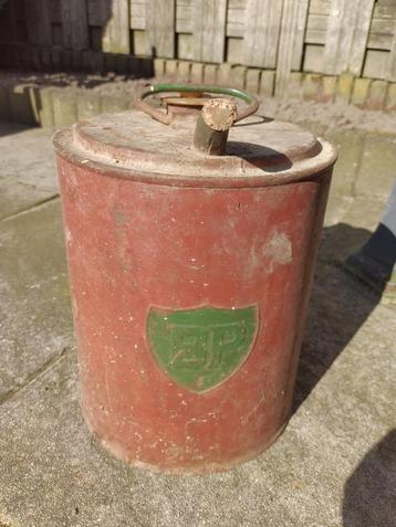 Oude Jerrycan rond beschikbaar voor biedingen