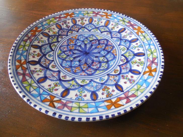 Handgemaakte Tunesische schaal, Huis en Inrichting, Keuken | Servies, Nieuw, Schaal of Schalen, Overige stijlen, Aardewerk, Ophalen of Verzenden