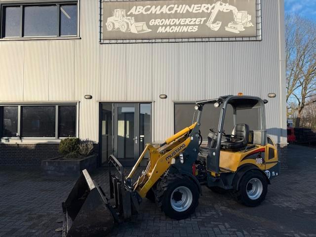 Manitou Mustang 306 520uur!! Minishovel Kniklader NWST, Zakelijke goederen, Machines en Bouw | Kranen en Graafmachines, Wiellader of Shovel