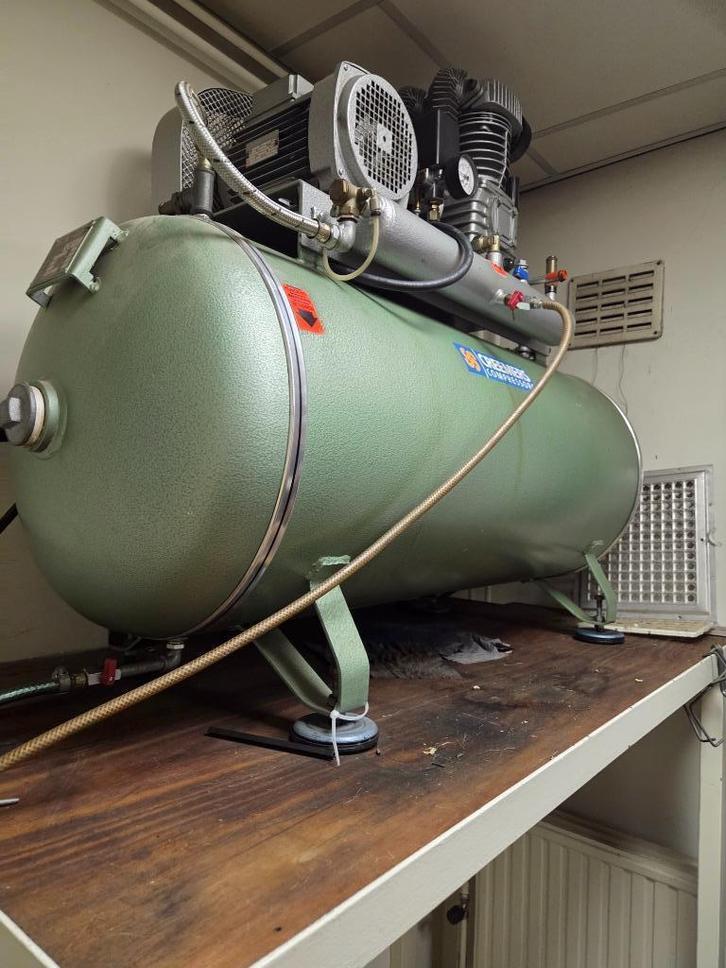 OKS Compressor – 16 bar / 250 liter, Doe-het-zelf en Verbouw, Compressors, Gebruikt, 10 bar of meer, 100 liter of meer, 200 tot 400 liter/min