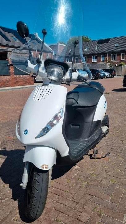 Piaggio Zip 4takt, 2013, 5191 km | Zo goed als nieuw!, Fietsen en Brommers, Scooters | Piaggio, Zo goed als nieuw, Zip, Maximaal 45 km/u