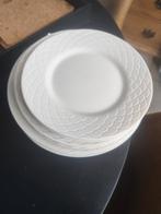 Vintage 16 Porseleinen Borden Romane ivory by Arcopal France, Huis en Inrichting, Ophalen of Verzenden, Zo goed als nieuw, Bord(en)