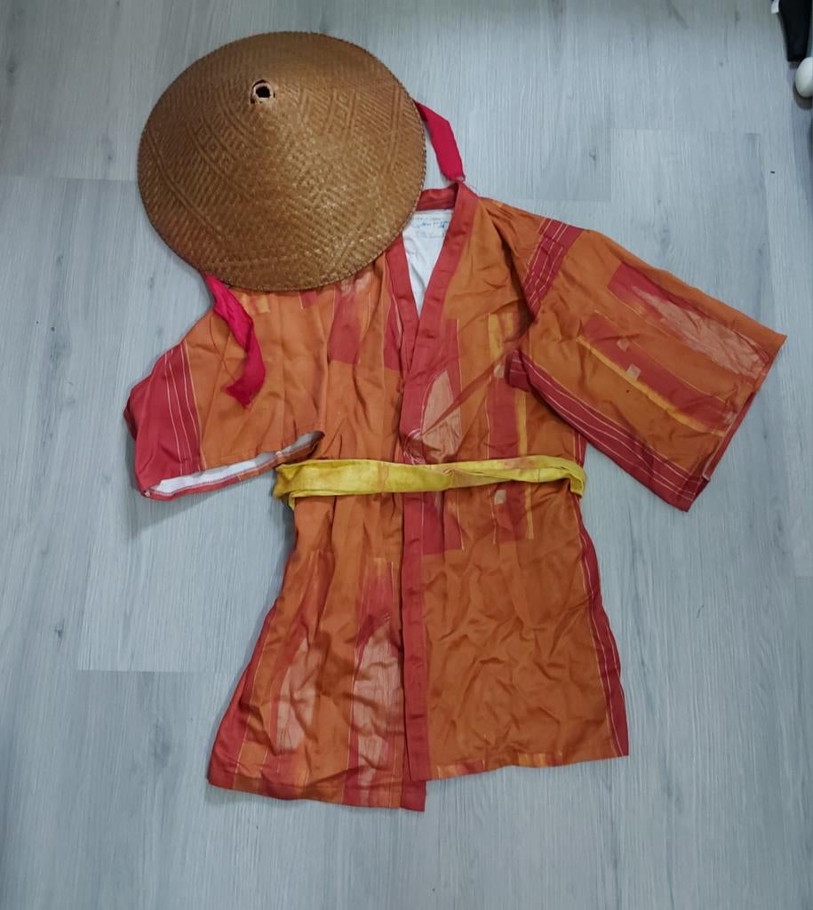 Geisha kostuum met hoed, Ophalen, Zo goed als nieuw, 122 t/m 128, Meisje