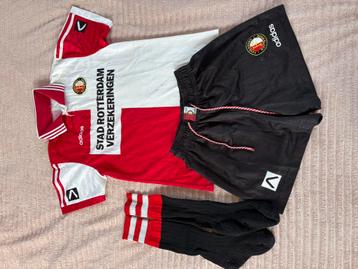Feyenoord setje 1997-1998 - Kindermaat beschikbaar voor biedingen