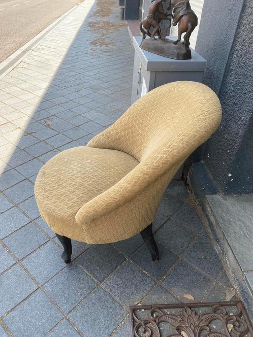Antieke Gele Stoel met Unieke Vormgeving, Antiek en Kunst, Antiek | Meubels | Stoelen en Banken, Ophalen of Verzenden