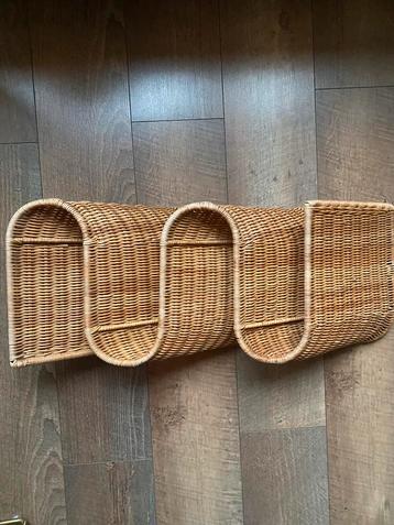 Vintage Ratten Ikea TIBY lectuurhouder voor aan de muur beschikbaar voor biedingen