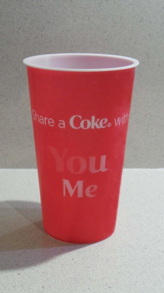 Beker met COCA COLA opdruk en COCA COLA BLIKJE in hartvorm, Verzamelen, Merken en Reclamevoorwerpen, Zo goed als nieuw, Gebruiksvoorwerp