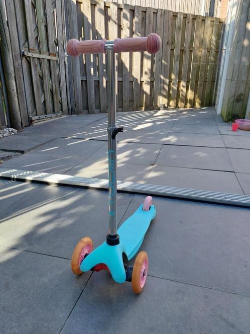 Kinderstep YUCATEC – voor meisjes van 2-4 jaar (blauw & roze, Fietsen en Brommers, Steps, Zo goed als nieuw, Gewone step, Ophalen