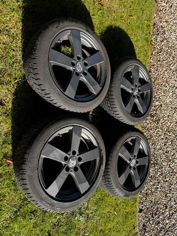 Winterbanden Viking 215/50 R17 op Alu Velgen - Zo Goed Als N beschikbaar voor biedingen