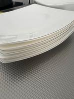 Servies borden rechthoekig handwerk creme wit met schaal, Gebruikt, Ophalen of Verzenden, Bord(en), Overige stijlen