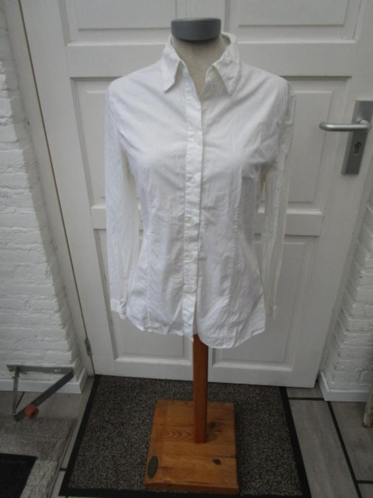 Spierwit getailleerd Prada stretchbloesje maat 38, Kleding | Dames, Blouses en Tunieken, Zo goed als nieuw, Maat 38/40 (M), Wit