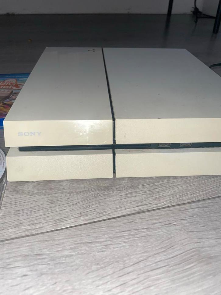 PS4 Pro + 4 Games - Onderhandelbaar!, Spelcomputers en Games, Spelcomputers | Sony PlayStation 4, Gebruikt, Pro, 1 TB, Met 1 controller