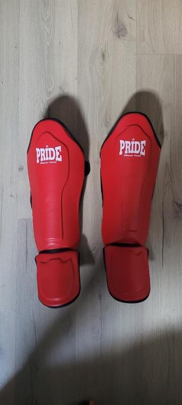 Scheenbeschermers kickboxen beschikbaar voor biedingen