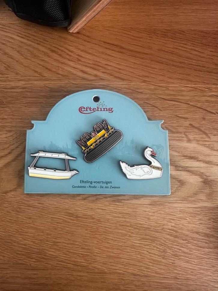 Efteling pin set - voertuigen 2, Verzamelen, Efteling, Zo goed als nieuw, Button of Speldje, Ophalen of Verzenden