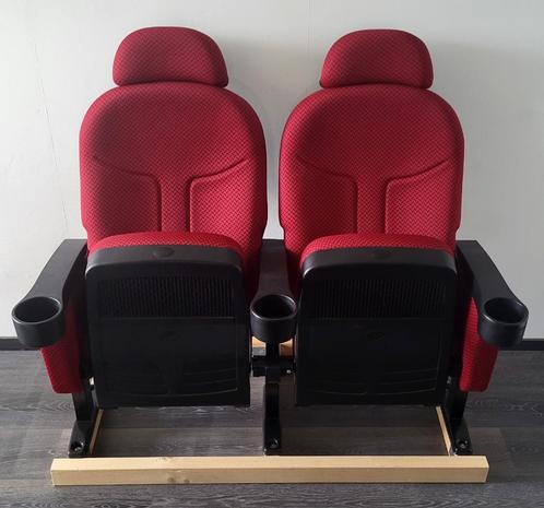 Rode bioscoop stoelen (2ST) In goede staat bioscoopstoelen, Huis en Inrichting, Stoelen, Gebruikt, Twee, Hout, Metaal, Stof, Rood