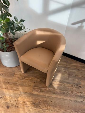 4x nette stoelen beschikbaar voor biedingen