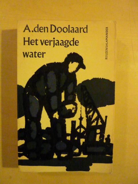 A. den Doolaard - Het verjaagde water, Boeken, Romans, Gelezen, Ophalen of Verzenden