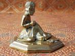 Mooi antiek koper beeldje uit India van een kleermaker., Antiek en Kunst, Ophalen of Verzenden