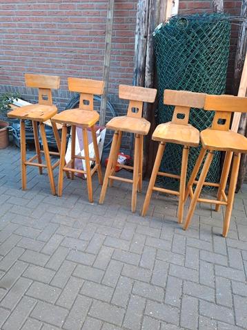 Barkrukken beschikbaar voor biedingen
