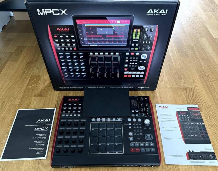 AKAI MPC X, Muziek en Instrumenten, Samplers, Zo goed als nieuw, Ophalen of Verzenden