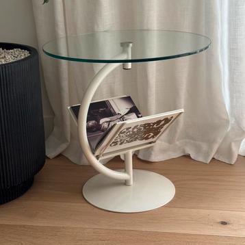 Kokoon Design vintage bijzettafel beschikbaar voor biedingen