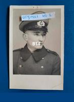Fotokaart B14 - Duitse soldaat in lange mantel orgineel WW2, Verzamelen, Militaria | Tweede Wereldoorlog, Ophalen of Verzenden