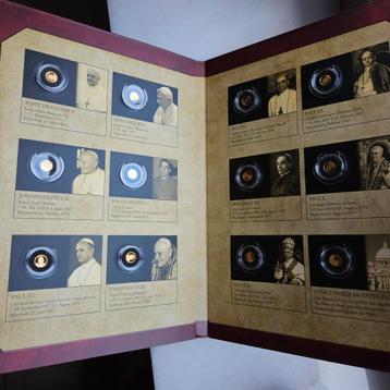 Set met 12 gouden munten van de paus beschikbaar voor biedingen