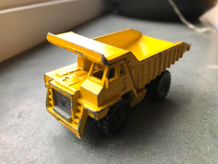 Hot Wheels Mattel Caterpillar uit 1979  Made in Hong Kong, Hobby en Vrije tijd, Modelauto's | Overige schalen, Gebruikt, Bus of Vrachtwagen