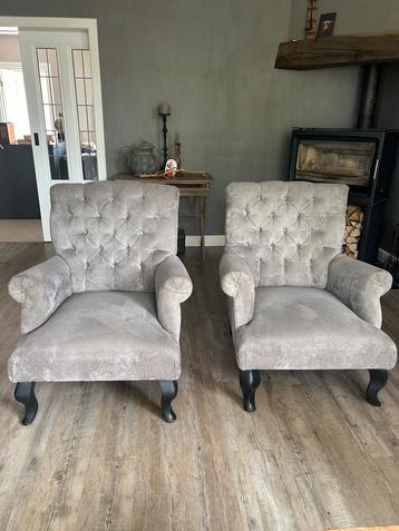 Te koop 2 stuks prachtige izgs fauteuils beschikbaar voor biedingen